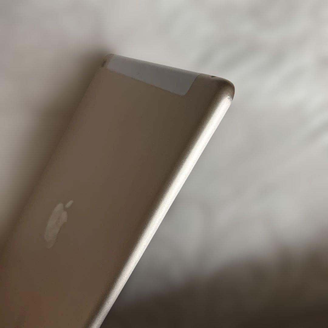 IPad 第5世代　Wi-Fi + Cellular 128GB