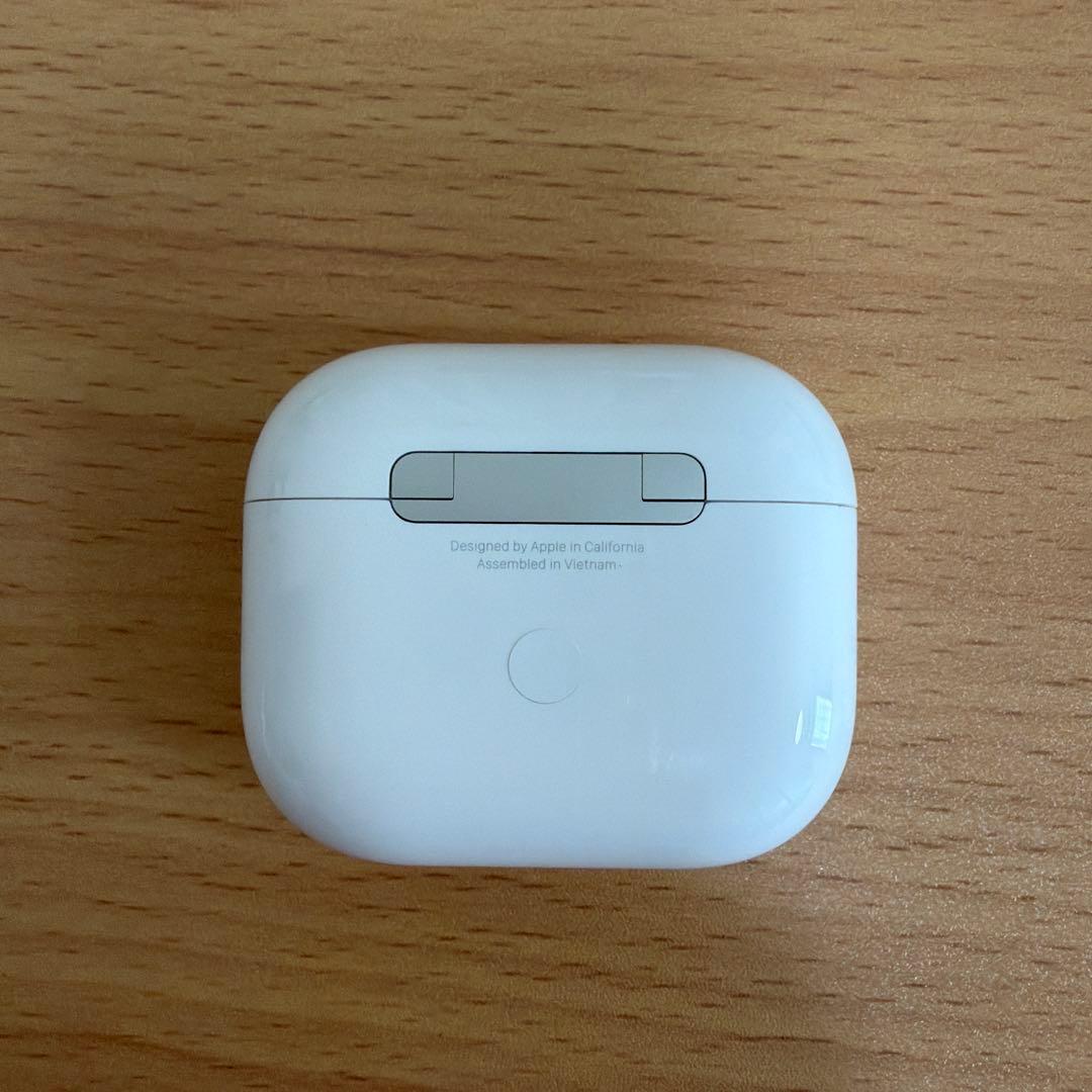 Apple AirPods 第三世代 本体 ホワイト 充電ケース付き