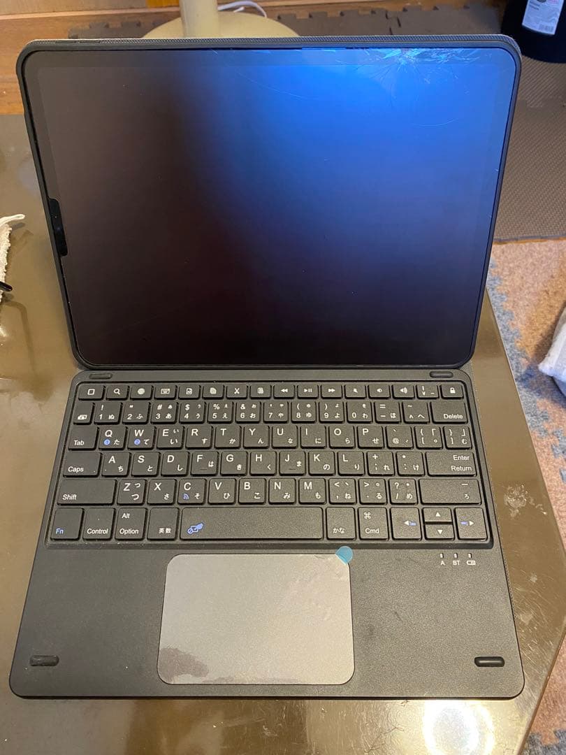 iPad Pro11 第二世代 Wi-Fiモデル　シルバー　 キーボードケース