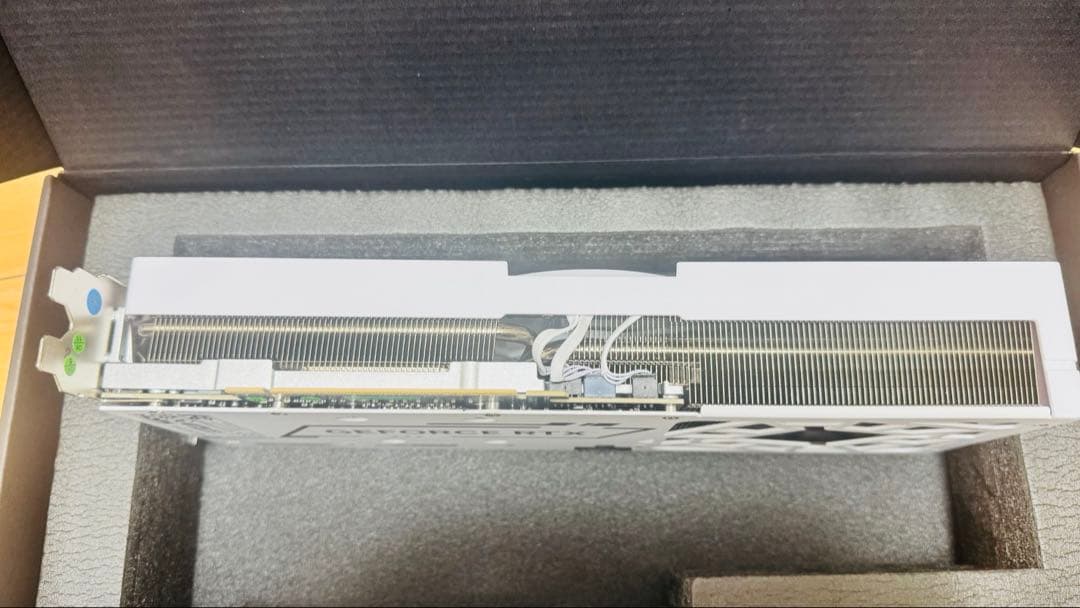 GALAKURO RTX 5070 Ti White 16GB【動作確認済】