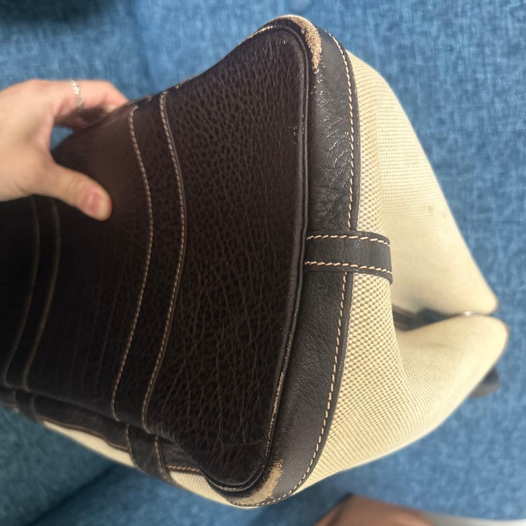 ベージュとブラウンのトート