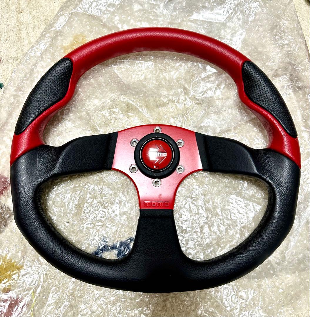 美品 MOMO ステアリング　コマンド2 レッド 35パイ