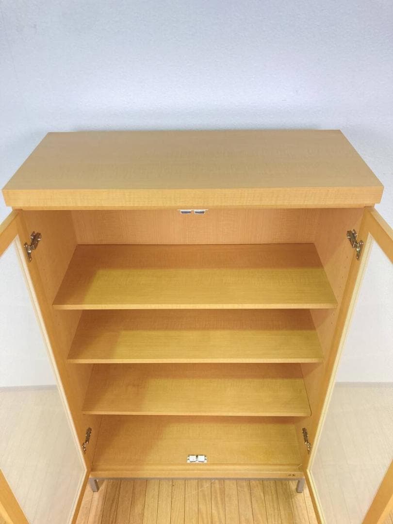 脚付き ガラス扉 キャビネット 茶 ライトブラウン 棚 収納棚 サイドボード