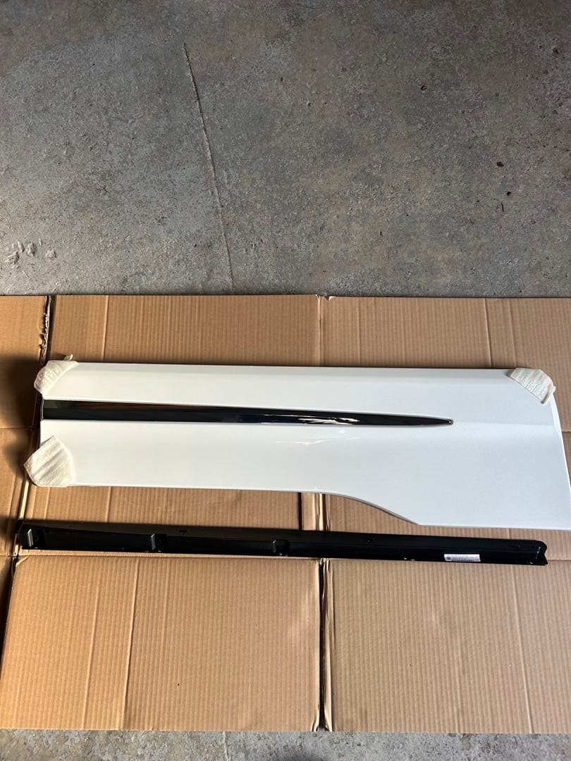 30 アルファード 左　フロントドアパネル　新品未使用　070ホワイトパール