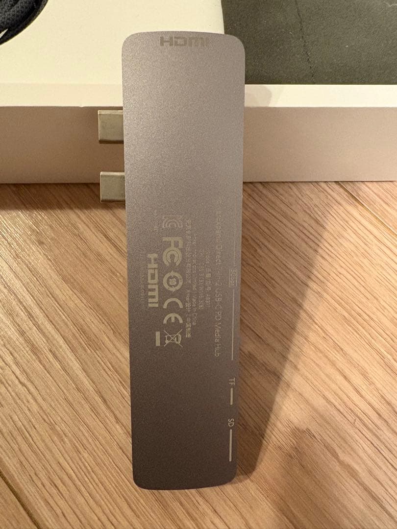 【超美品】MacBook Air 13″ M3/8GB/256GB ハブ付き