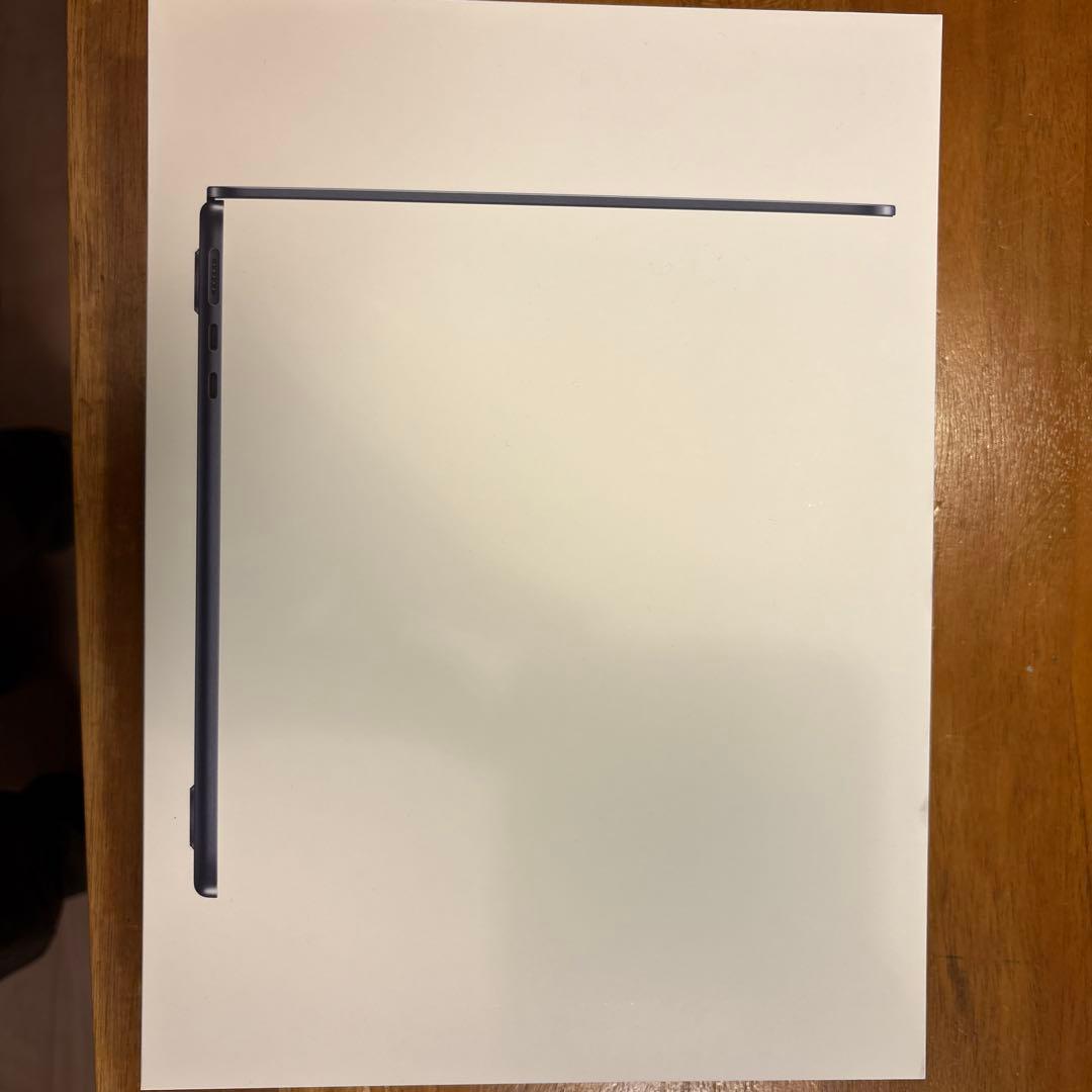 【超美品】MacBook Air 13″ M3/8GB/256GB ハブ付き