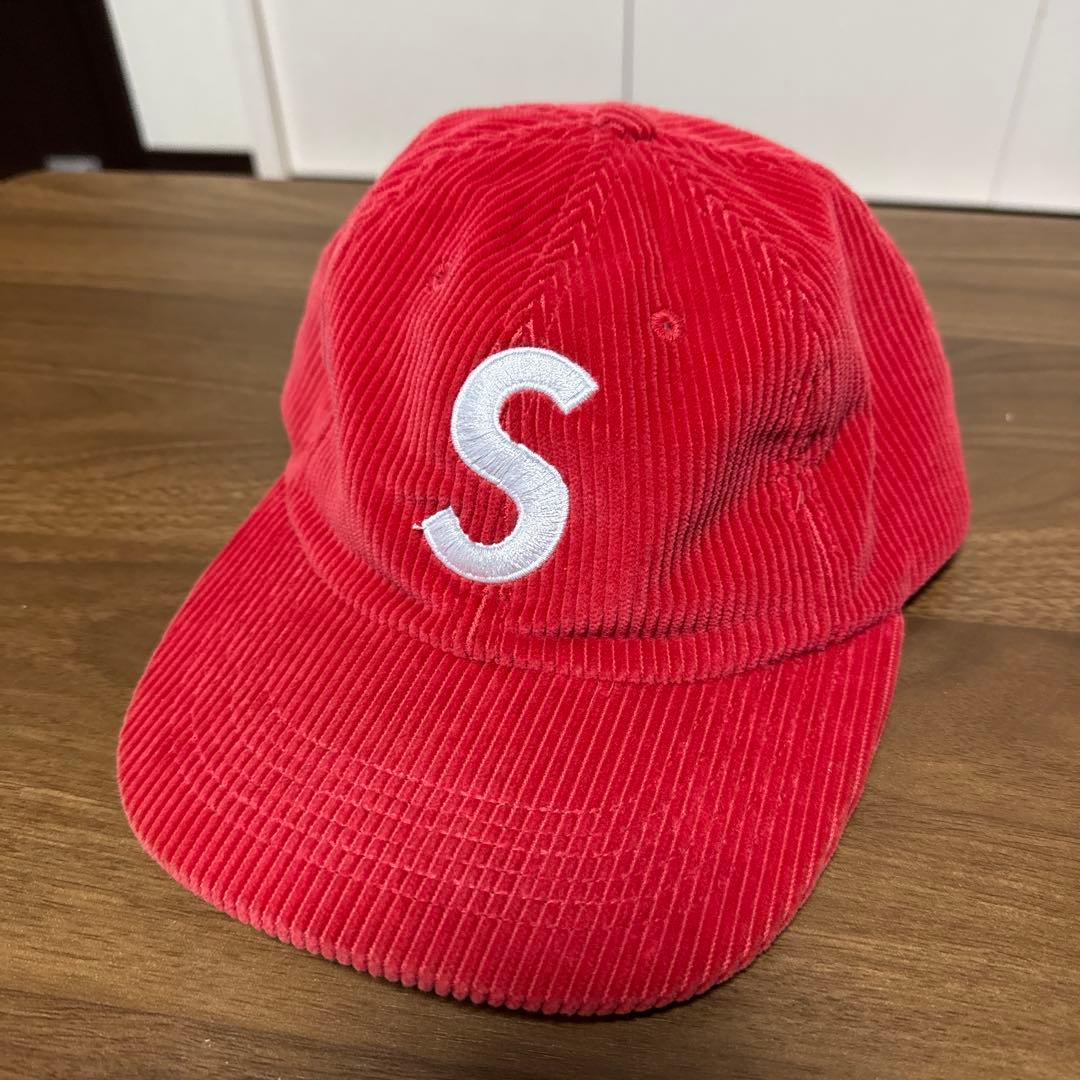 supreme コーデュロイキャップ Sロゴ　赤