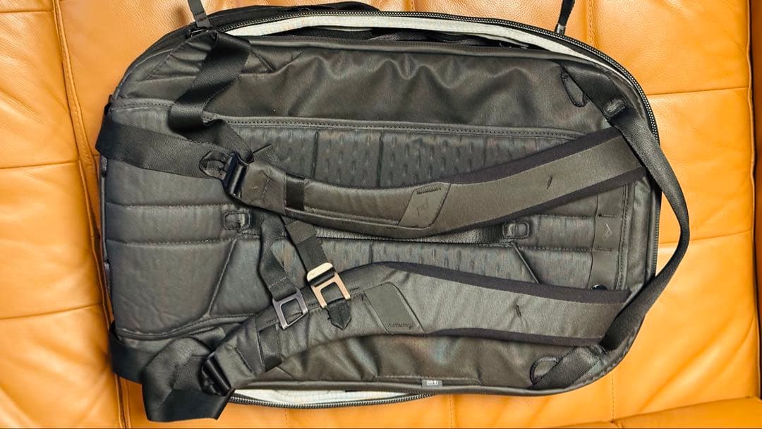 【最終価格】ピークデザイン　トラベルバックパック30l 純正レインカバー付