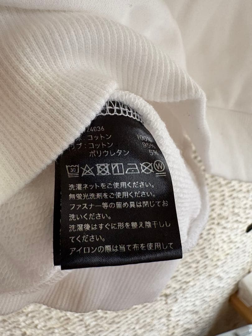 8YARDS ハチヤーズ　ホワイト トップスプルオーバー