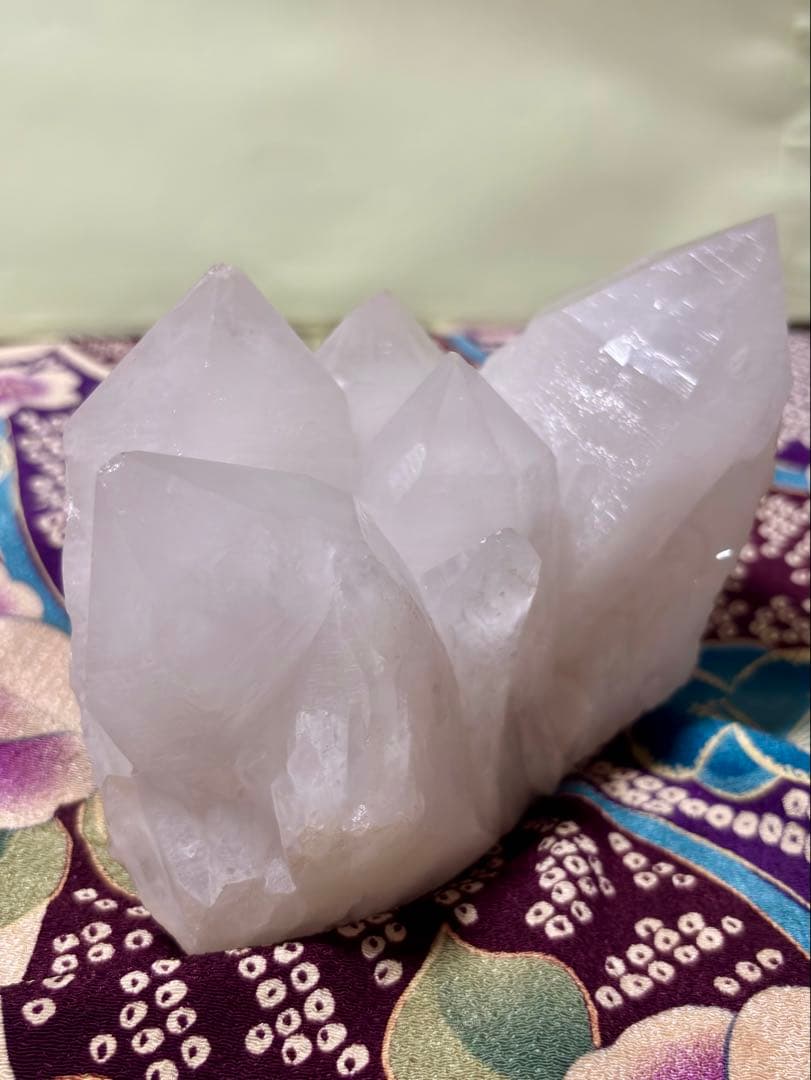 特大！大きなポイント！ パールバティ産 ヒマラヤ水晶クラスター 重さ約1.5kg