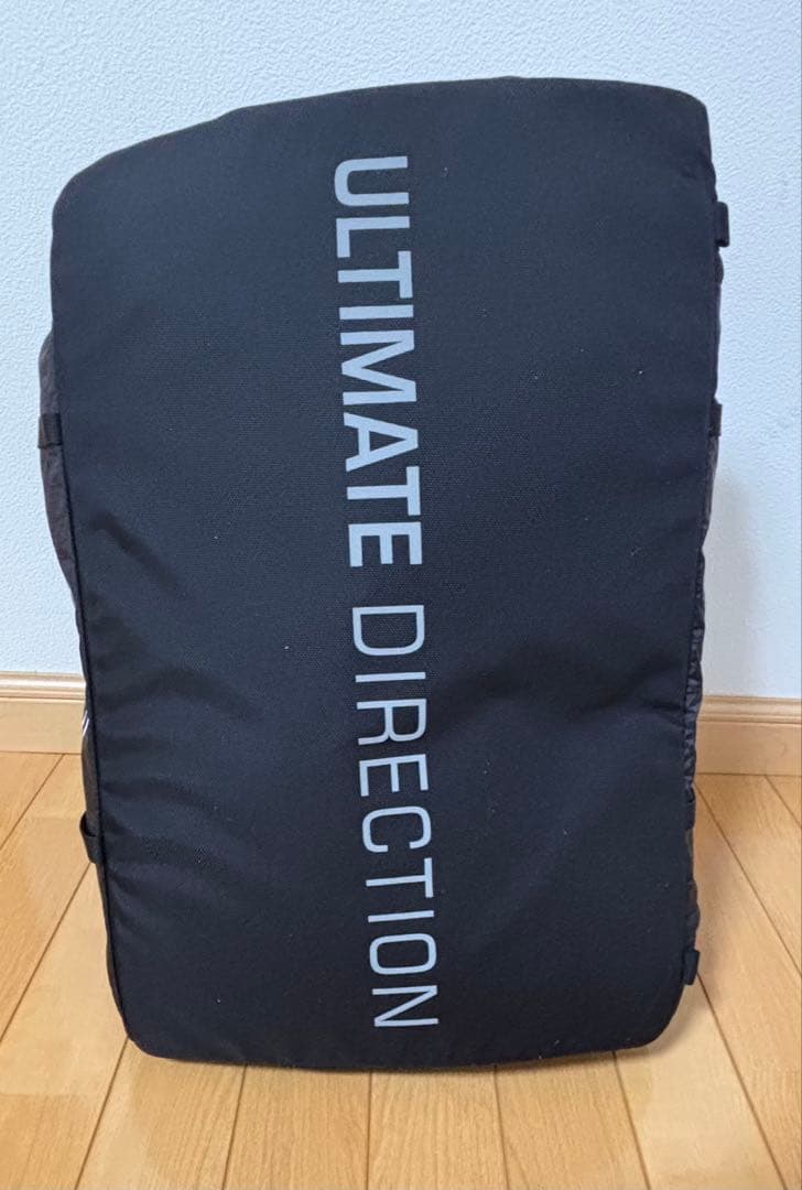 アルティメイトディレクション クルーバッグJ 黒バックパック、トレイルラン