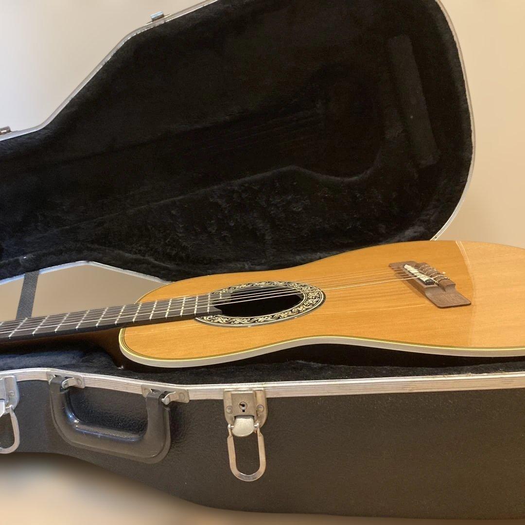 Ovation 1713 Classicギター ハードケース、弦2本付