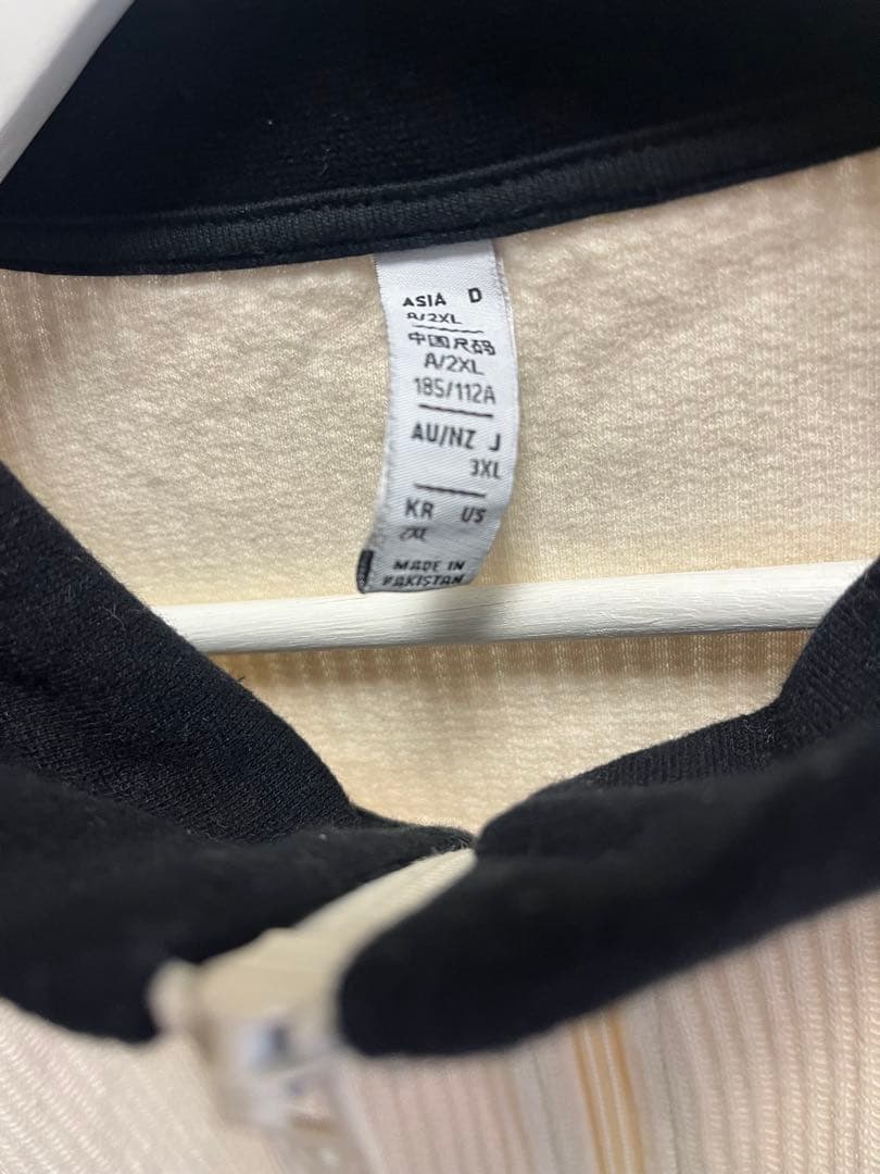 adidas ワッフルトラックジャケット クリーム オフホワイト