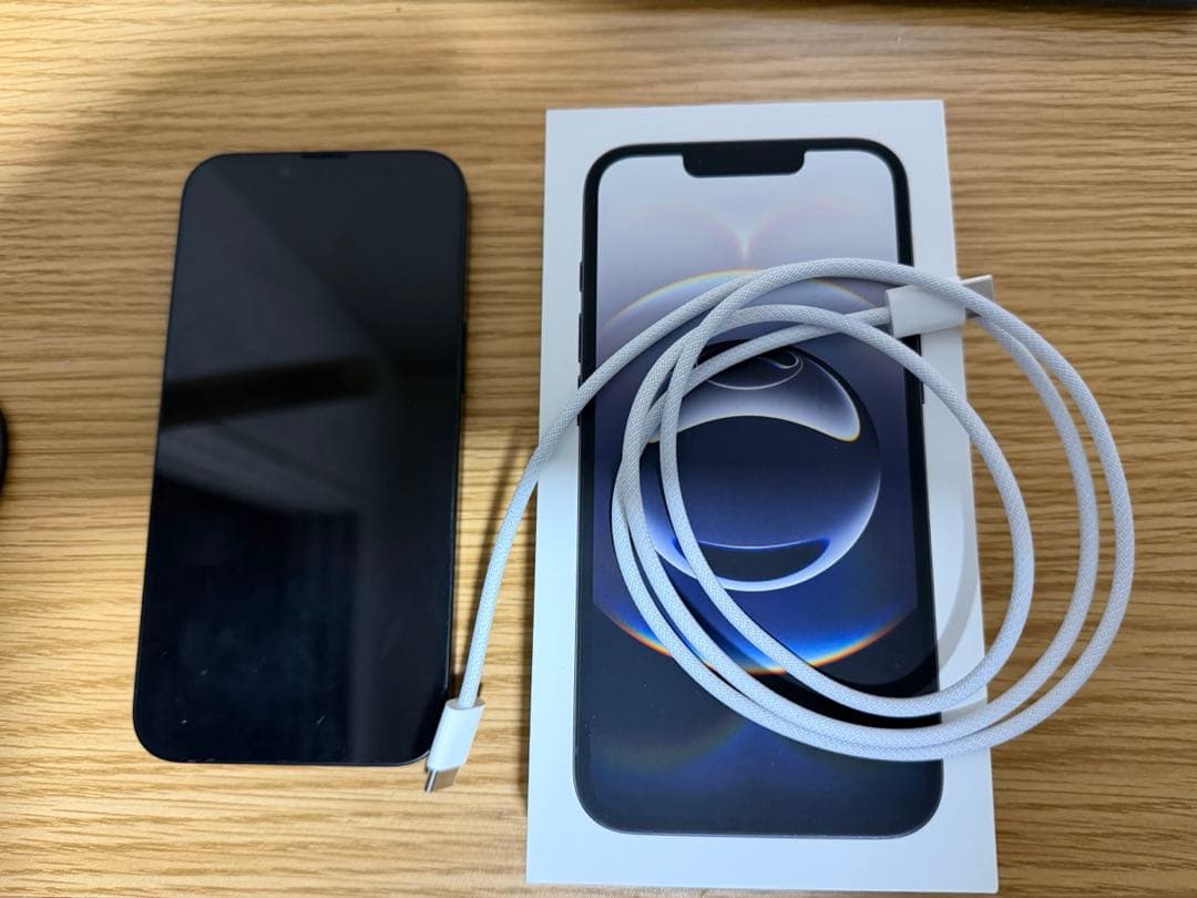 iPhone16e 128GB ブラック　SIMフリー