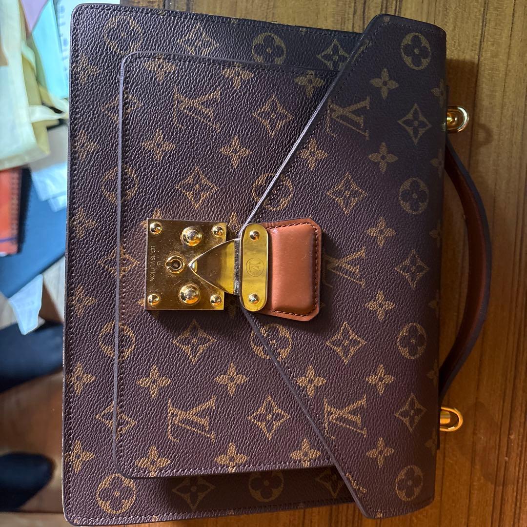 Louis Vuitton モノグラム クラッチバッグ