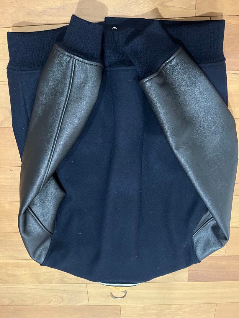 KATO ネイビー スタジャン