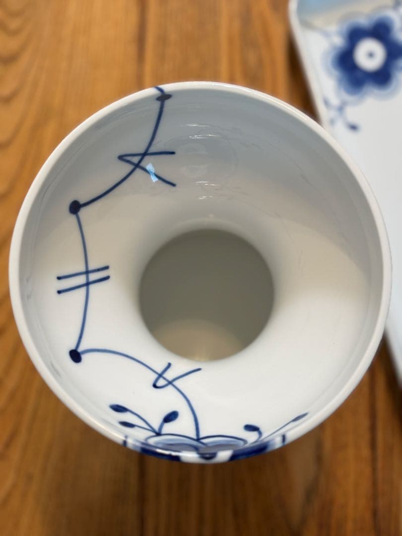 ブルーフルーテッド メガ オープンベース 19cm