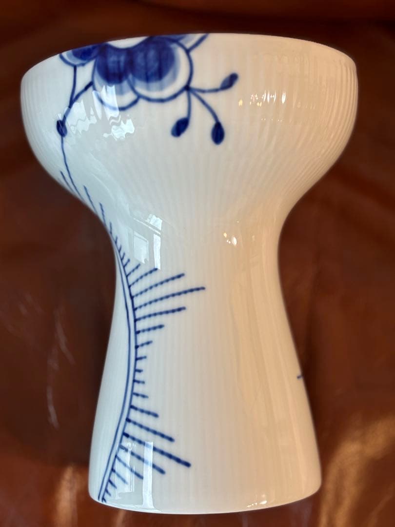 ブルーフルーテッド メガ オープンベース 19cm