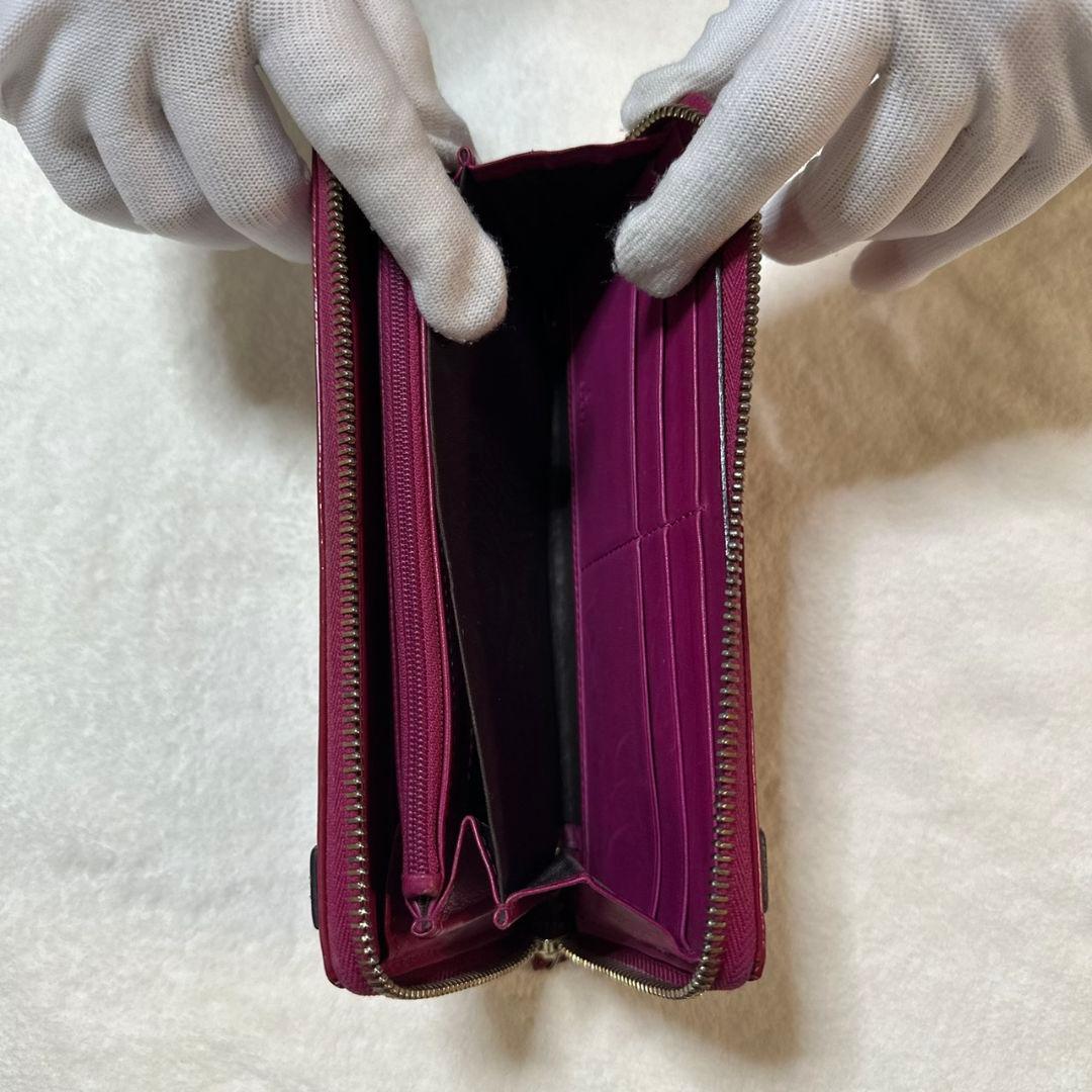 GUCCI（グッチ）マイクログッチシマ エナメルラウンドファスナー長財布