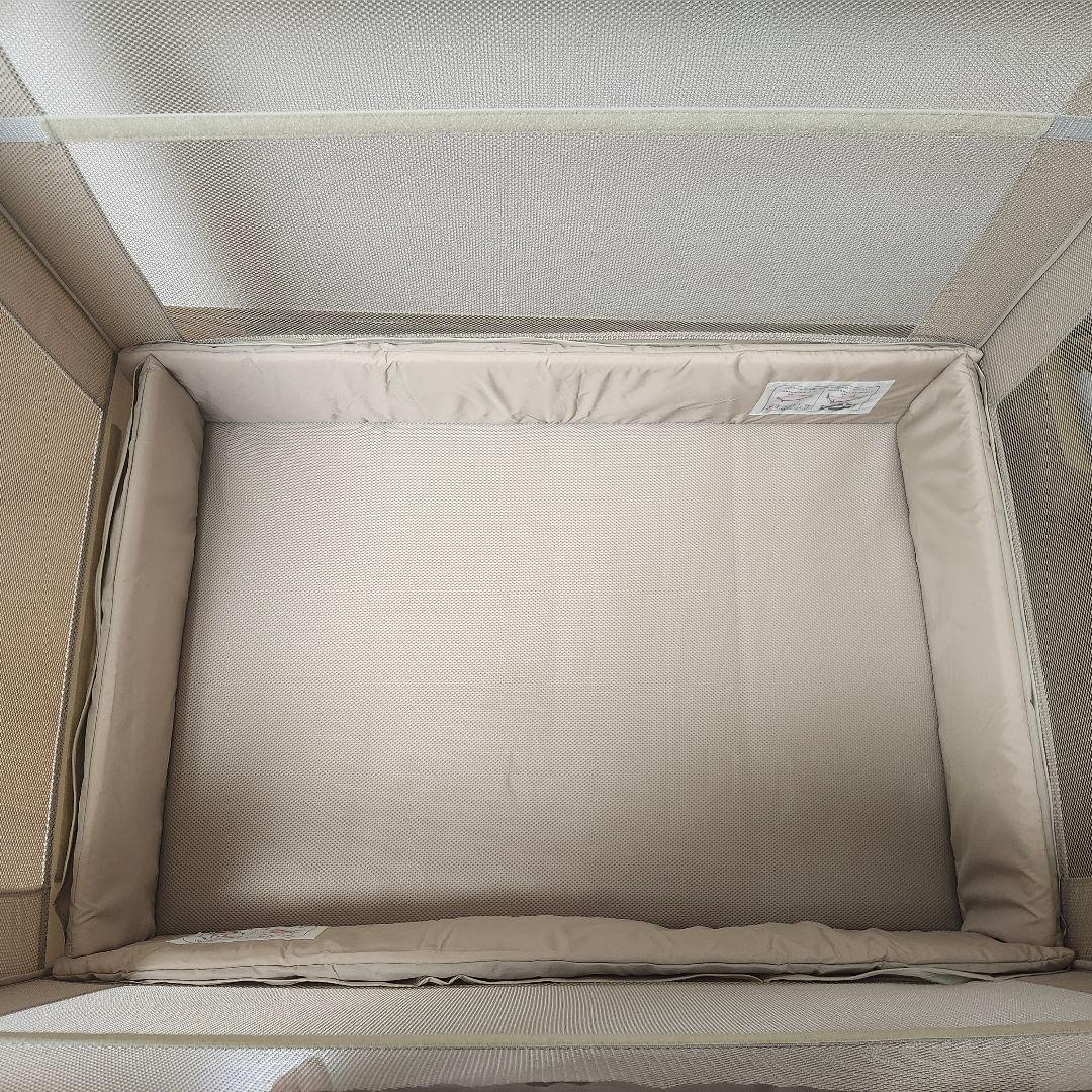 ココネルエアー　ホワイト　ベージュ