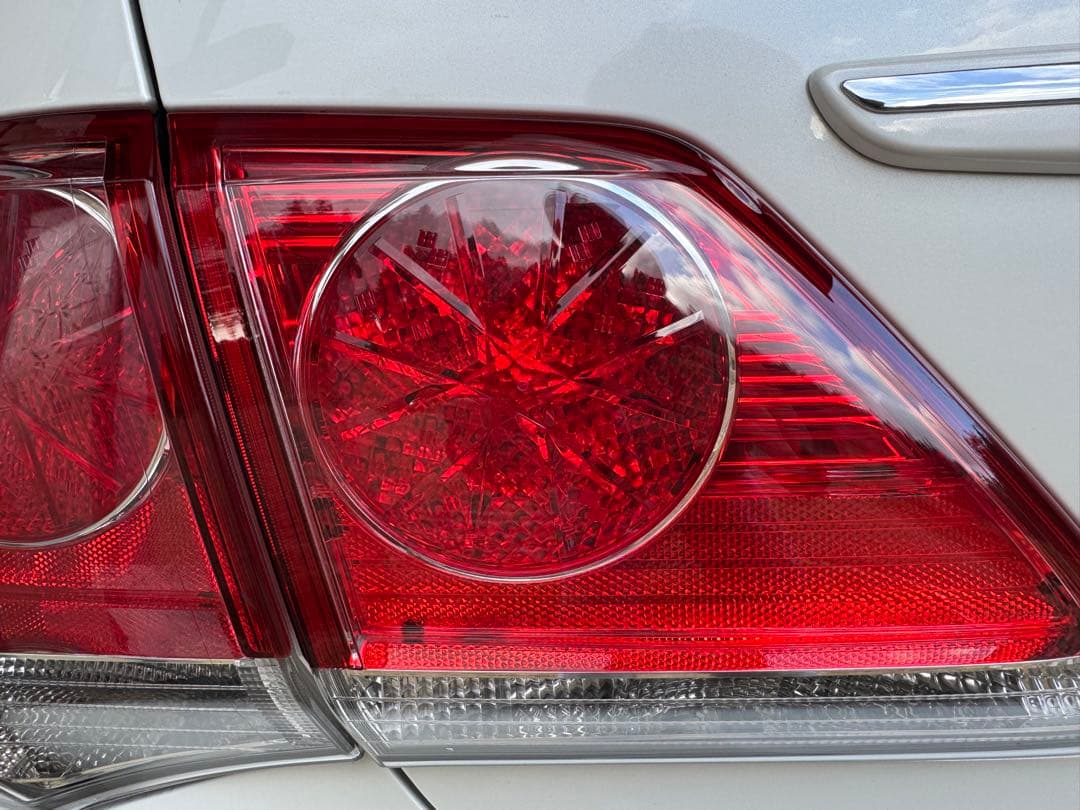200系クラウン アスリート後期 テールランプ