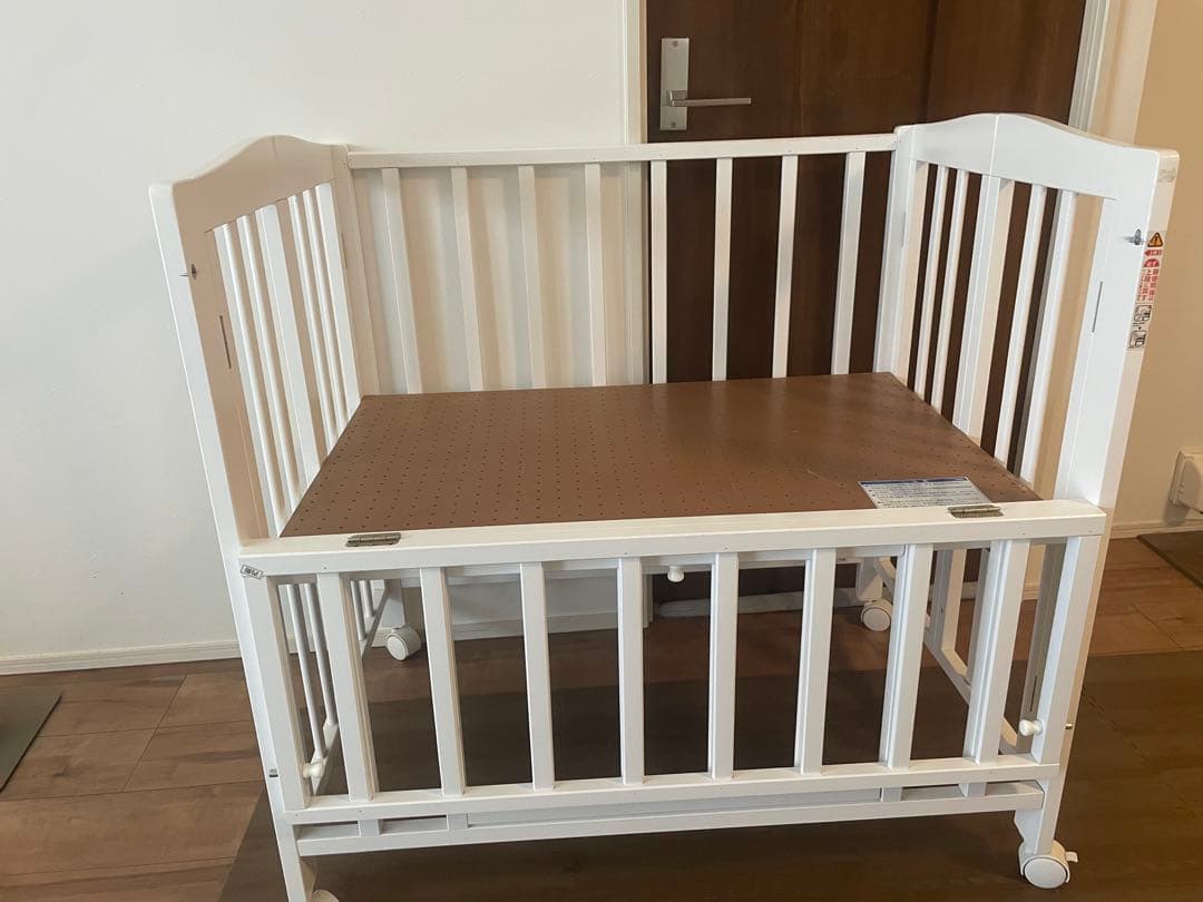 KATOJI ベビーベッド ミニサイズ送料込み 上下2段式 ホワイト