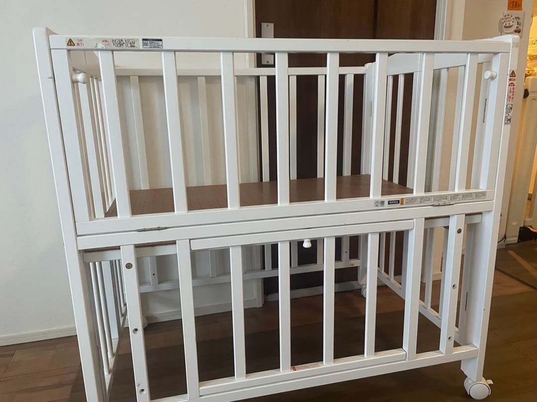 KATOJI ベビーベッド ミニサイズ送料込み 上下2段式 ホワイト