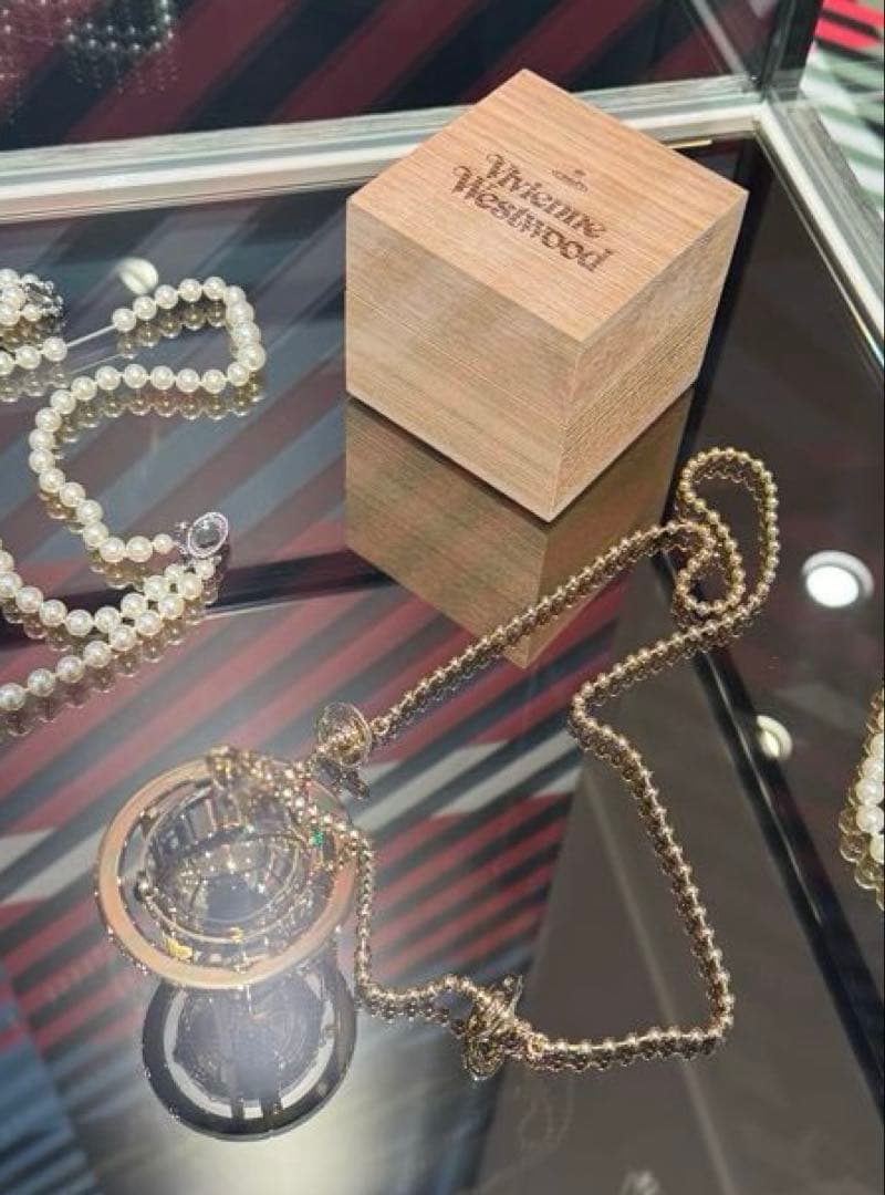 新品　Vivienne Westwood Giant Orb Lighter