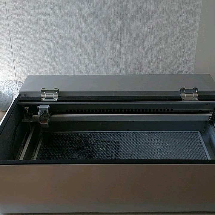 レーザー加工機　Podea-02