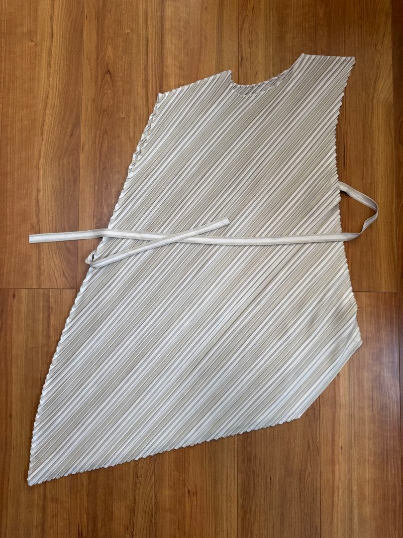 タイムセール ~21日 美品 PLATS PLEASE ノースリーブ