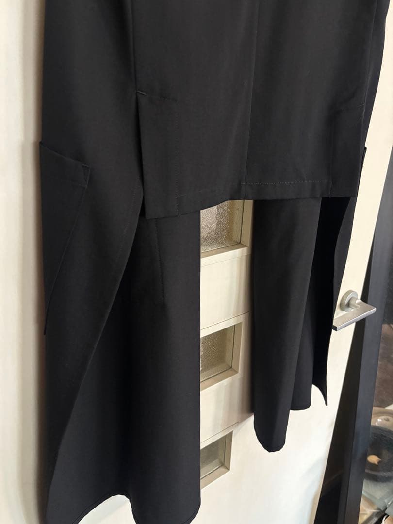 LIMI feu 黒 ベスト　変形ロングベスト