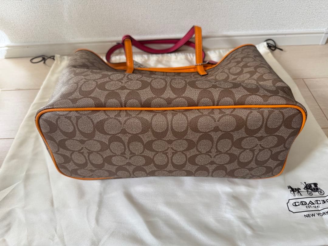 コーチ　トートバッグ　シグネチャー　未使用　保存袋付き　A4収納可