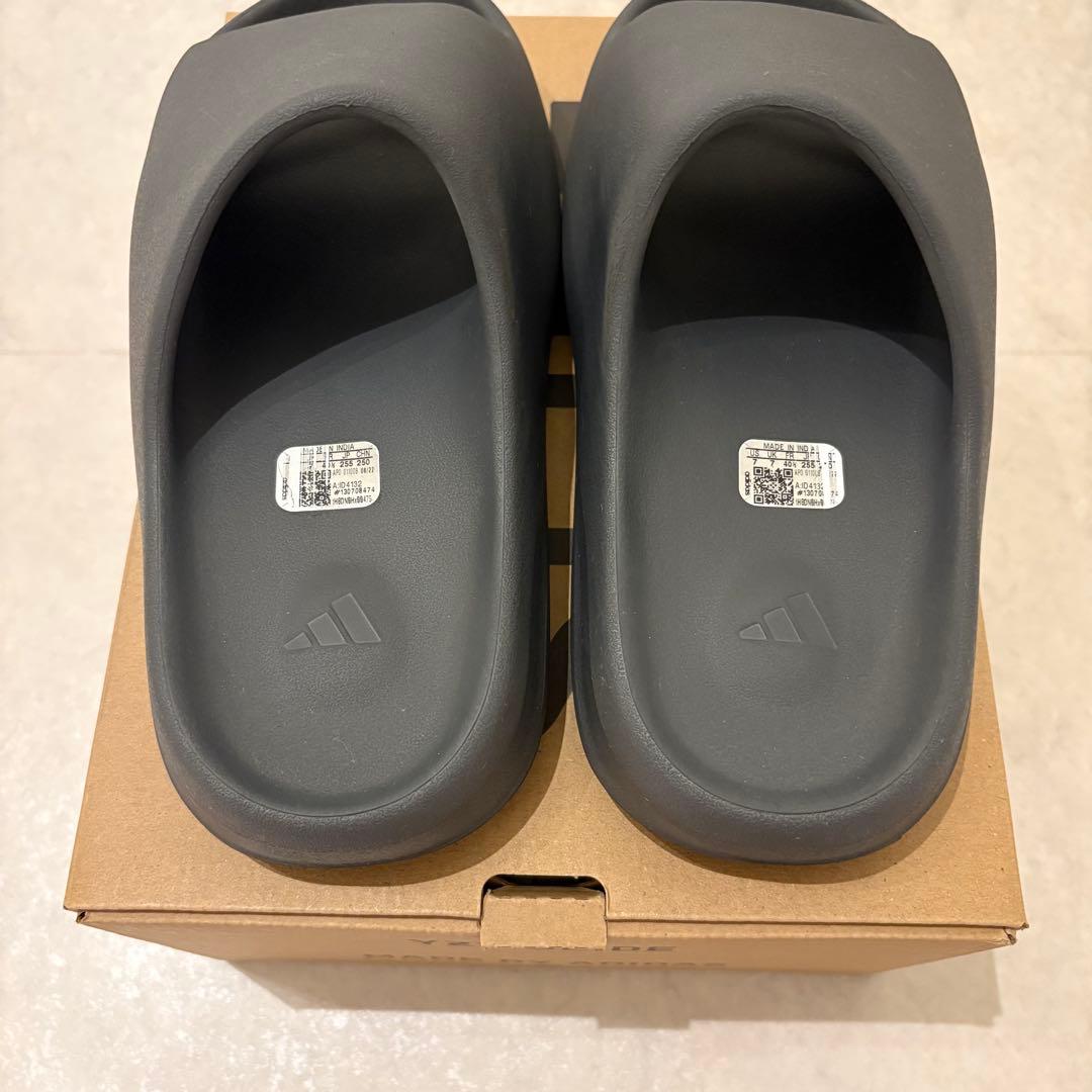 R*✨様 アディダス イージースライド グラナイト25.5cm