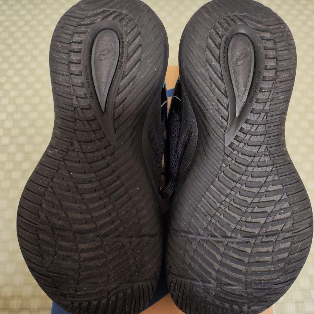 アシックス NOVA SURGE 3 GSバスケットシューズ ブラック