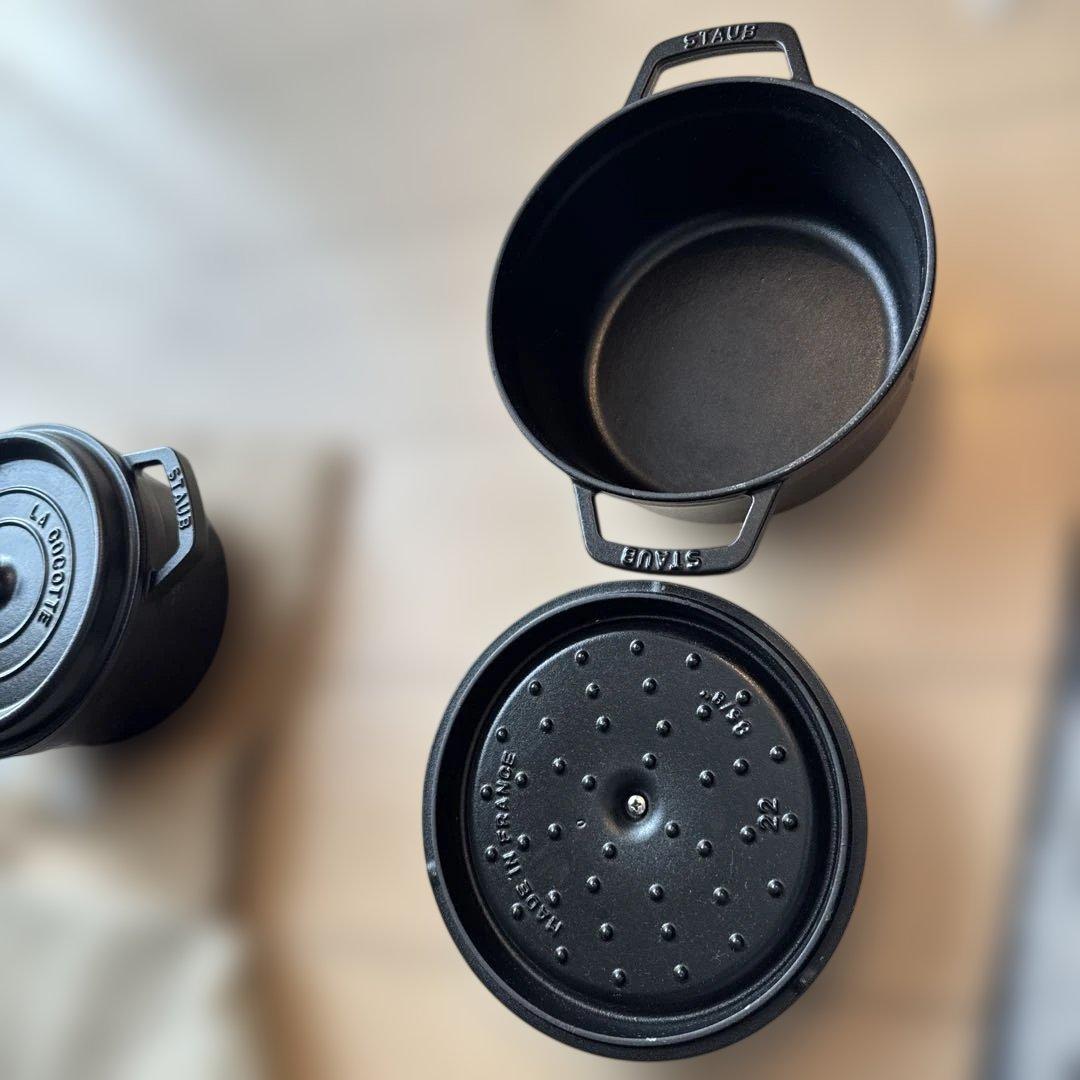 Staub ストウブピコ・ココットラウンド(22cm) シャイニーブラック