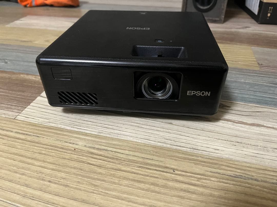 EPSON プロジェクター　EF-11
