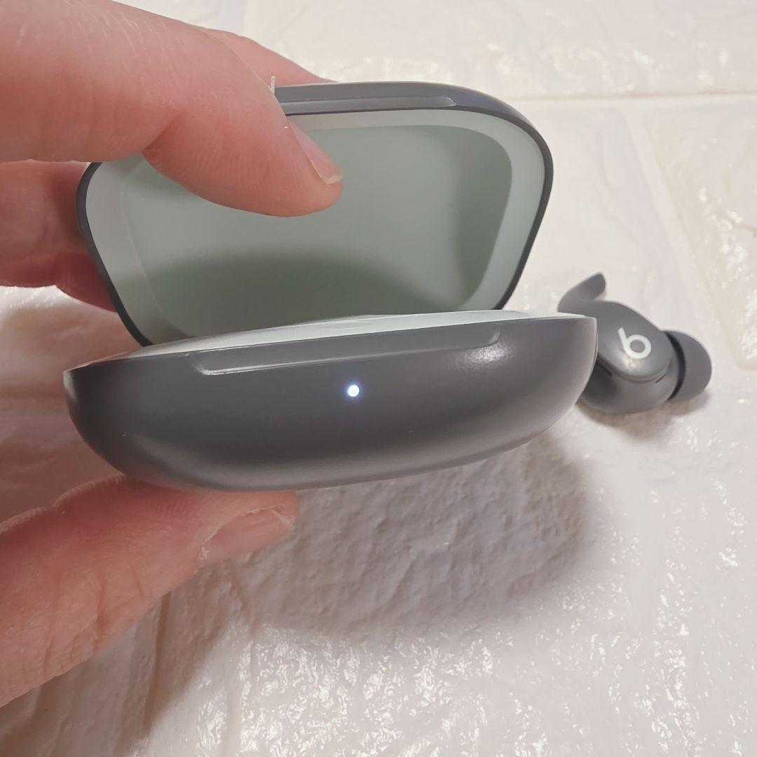 Beats fits pro 　グレー