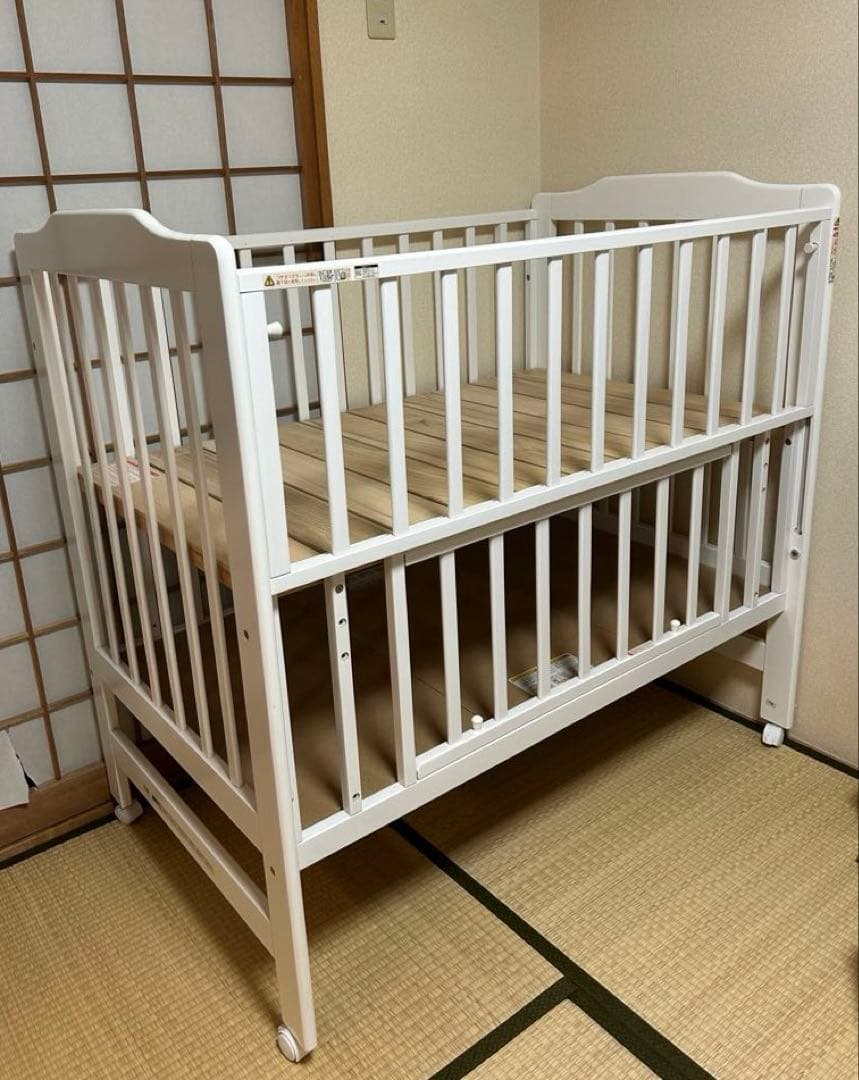 ハイシート　ベビーベッド　ホワイト　KATOJI カトージ