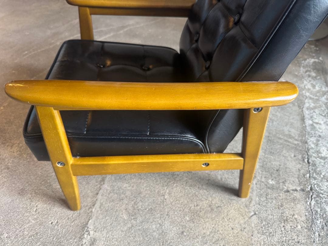 【da1s2c】カリモク60 Kチェアミニ　子供用 1人掛けソファ 黒