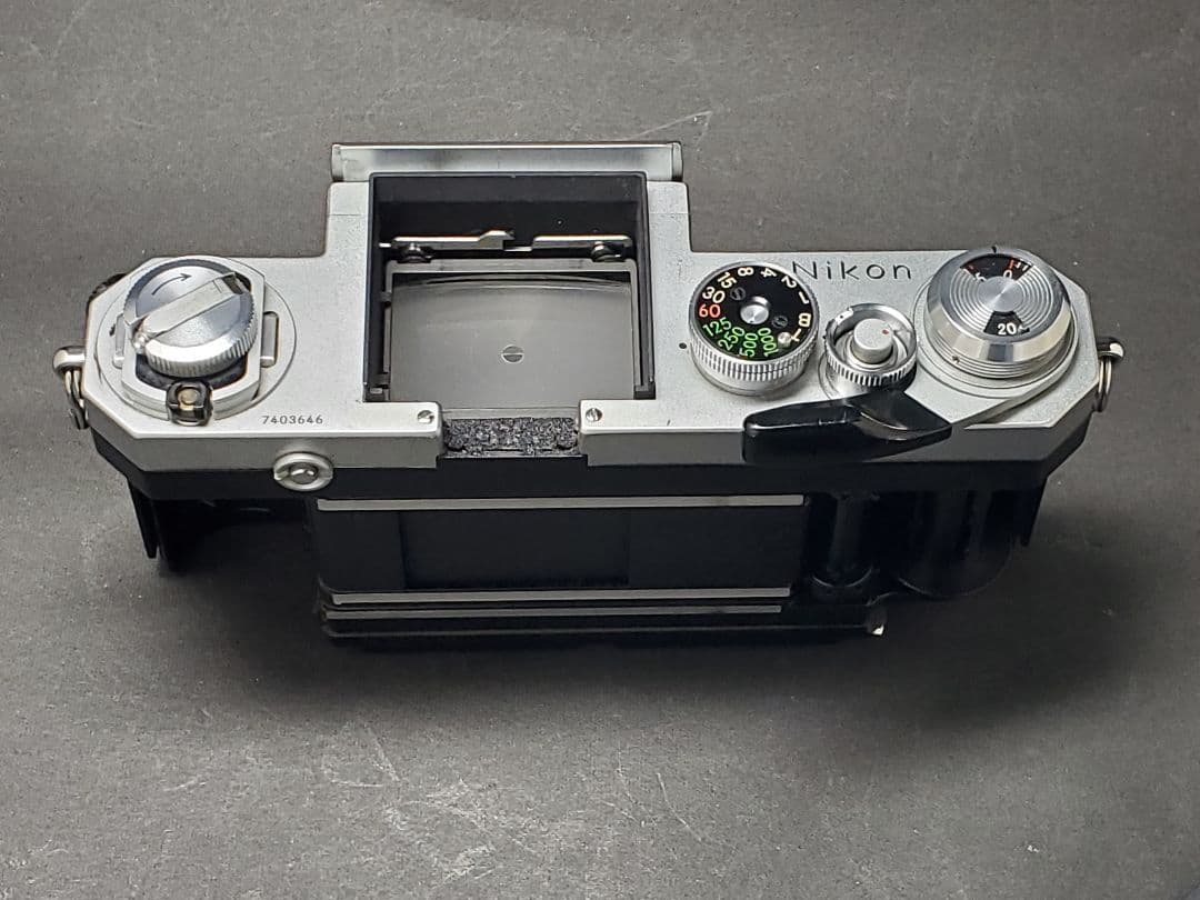 年末限定　極上品　Nikon F 一眼レフカメラ シルバーボディーのみ