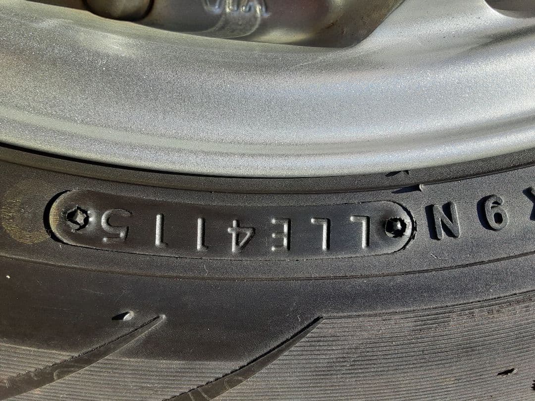 【最終価格】15インチ 　スタッドレスタイヤ&アルミホイールセット　4本