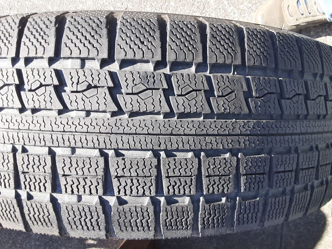 【最終価格】15インチ 　スタッドレスタイヤ&アルミホイールセット　4本