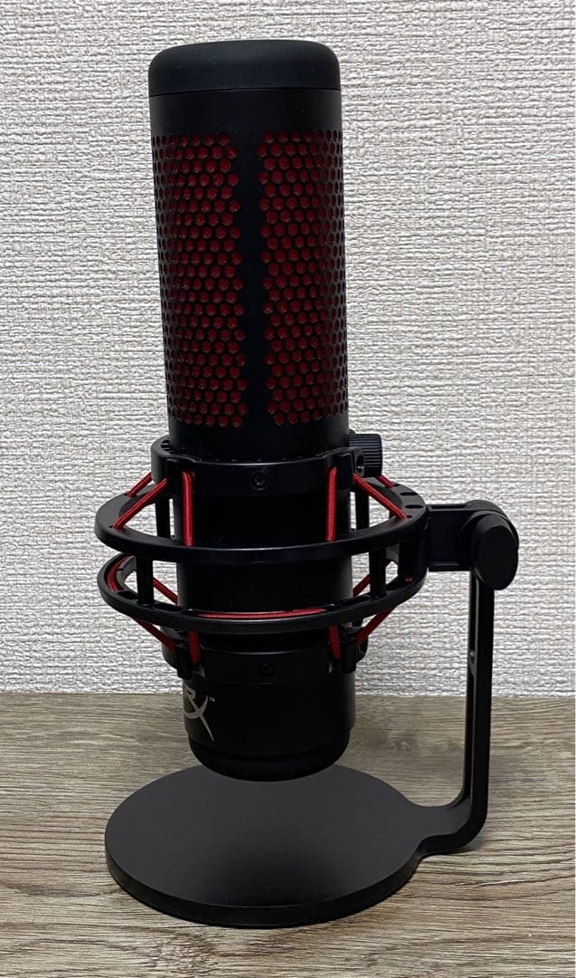 HyperX・QuadCast・USBマイク・コンデンサーマイク・赤色・黒色