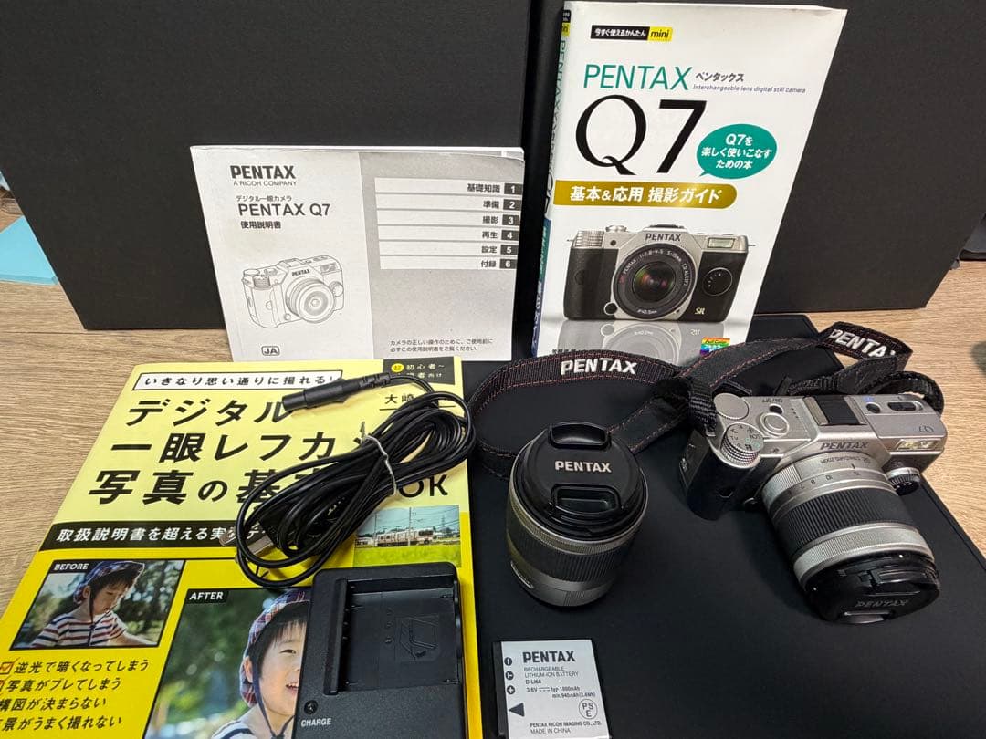 PENTAX Q7 デジタル一眼レフ ダブルレンズ　本体と付属品