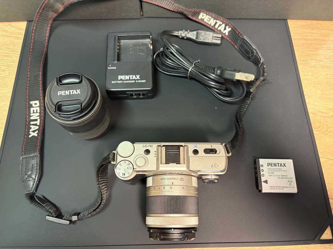 PENTAX Q7 デジタル一眼レフ ダブルレンズ　本体と付属品