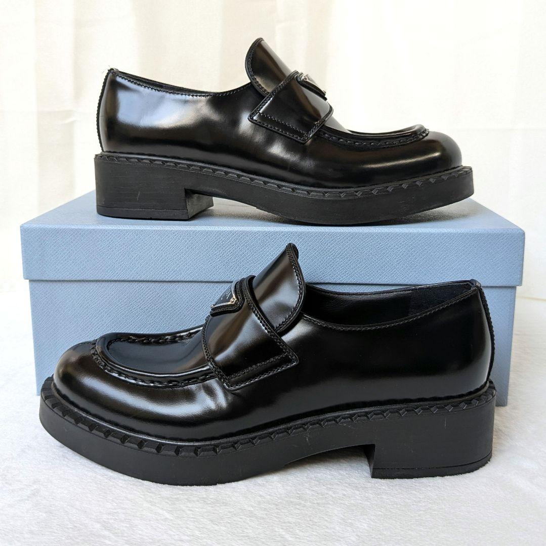 プラダ ローファー チョコレート ブラッシュド レザー 三角ロゴ 黒 24.5