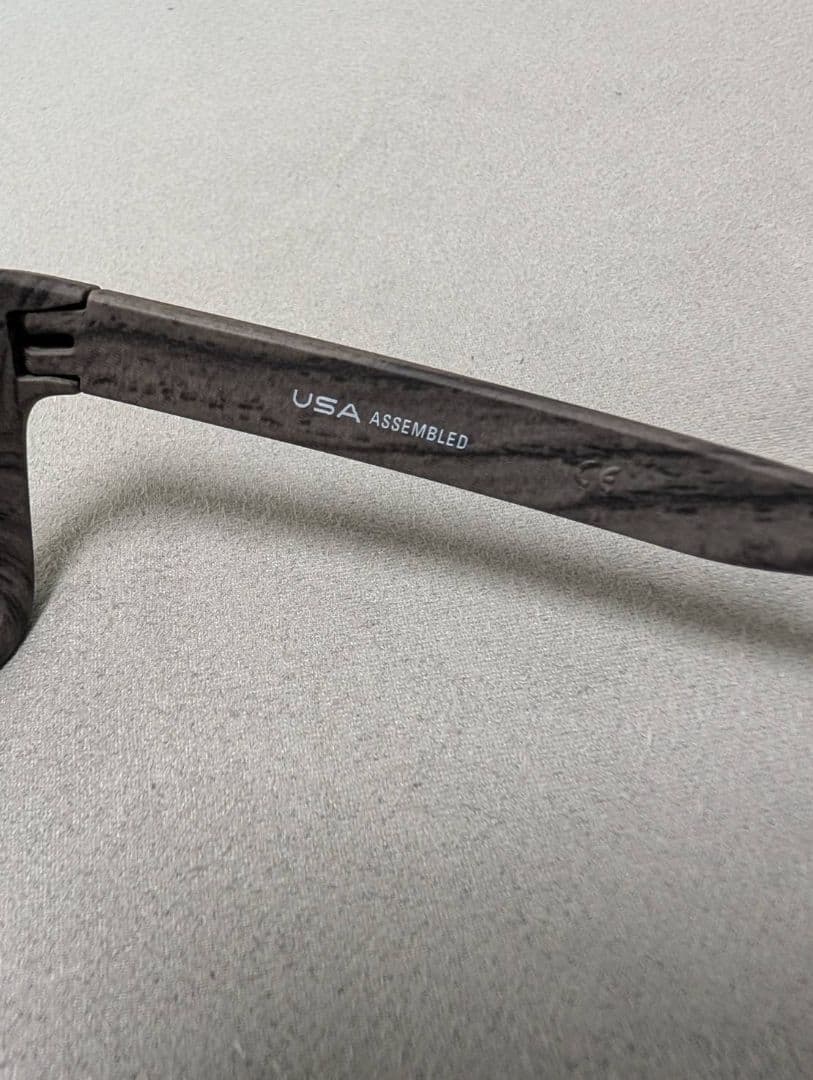 オークリーサングラス　ホルブルック偏光レンズ