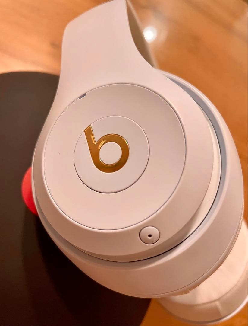 【セール中！美品】beats studio 3ワイヤレス ヘッドホン