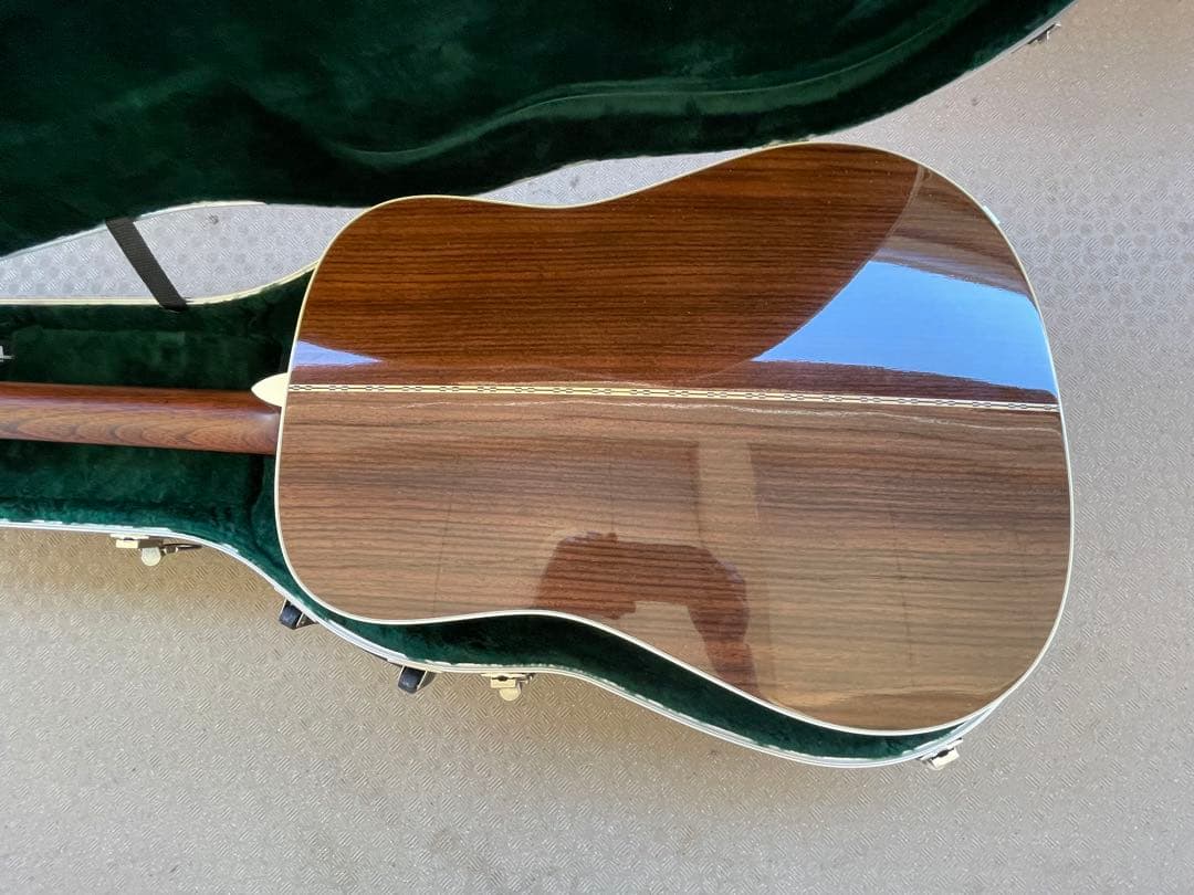 Martin D-28 、2020年製、スタンダード、美品。