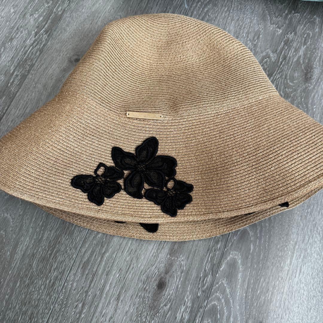 極美品　アシーナニューヨーク　アマンダ　amanda 刺繍　黒　定価の半額